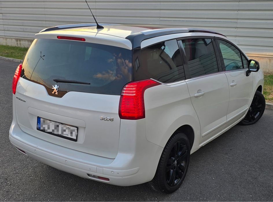 PEUGEOT 5008 2011 — imagine 4