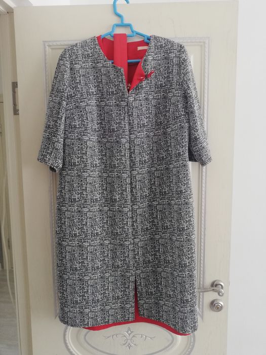 Платья для женщин