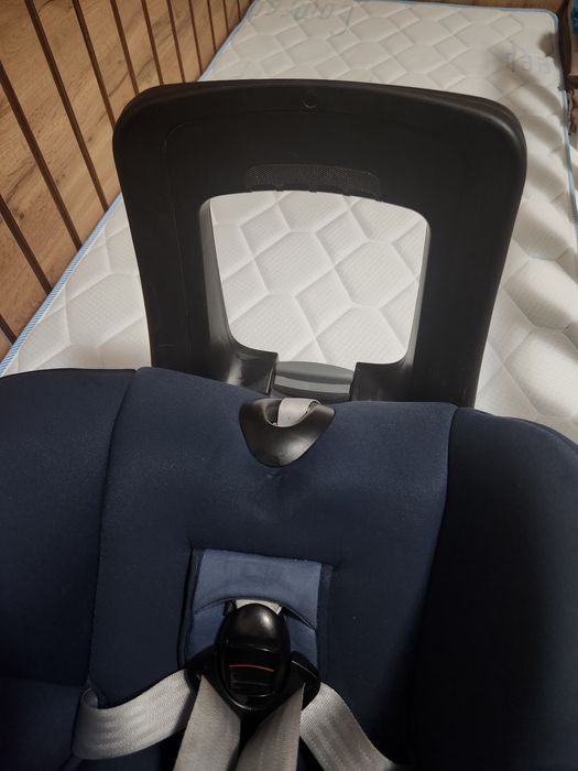 Стол за кола ISOFIX Britax Romer Swingfix M i-Size + ПОДАРЪК