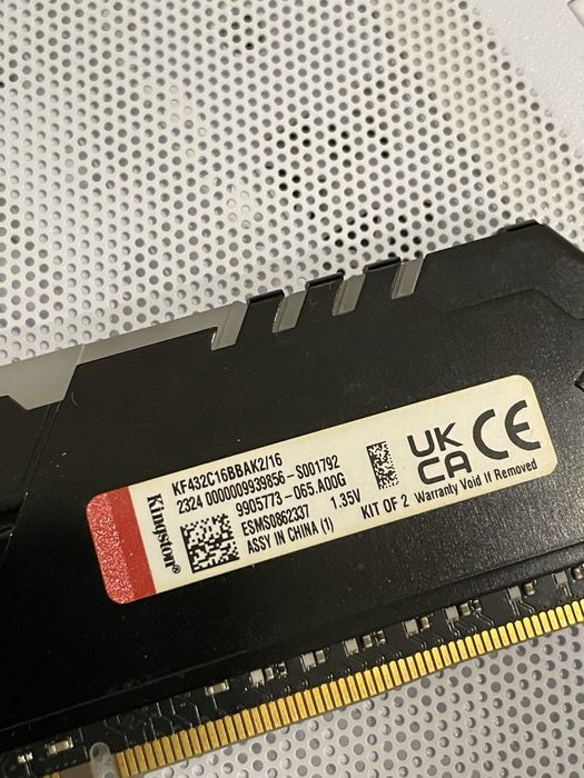 Memorie RAM RGB 16GB DDR4 3200mhz Kingstone Fury Beast