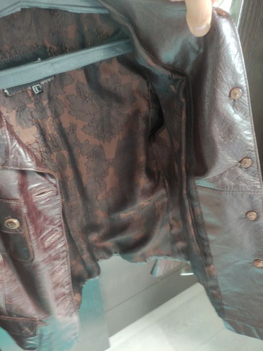 Коженая женская куртка