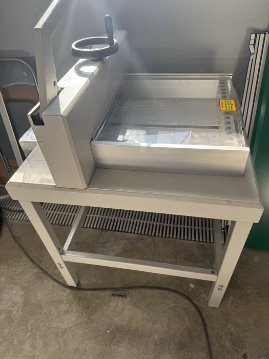 Професионална гилотина за хартия