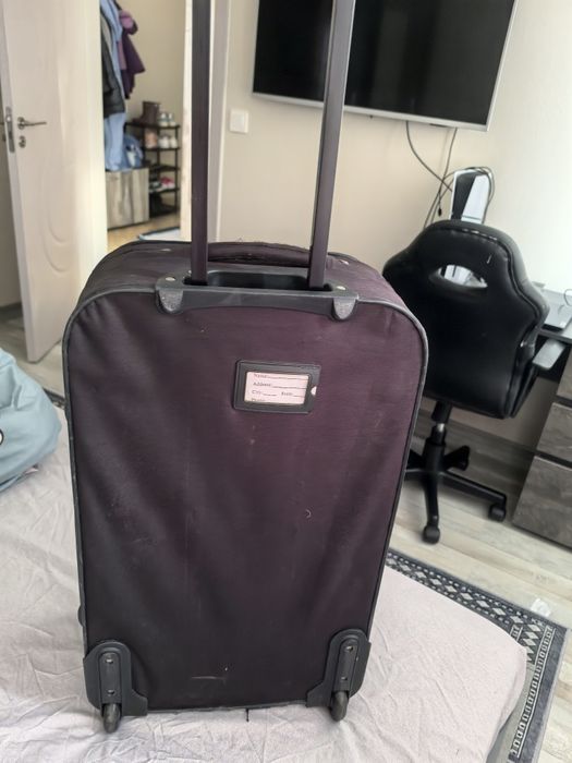 Продавам куфар за пътуване