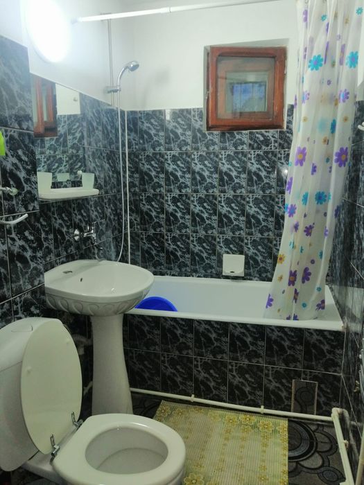 Inchiriez apartament