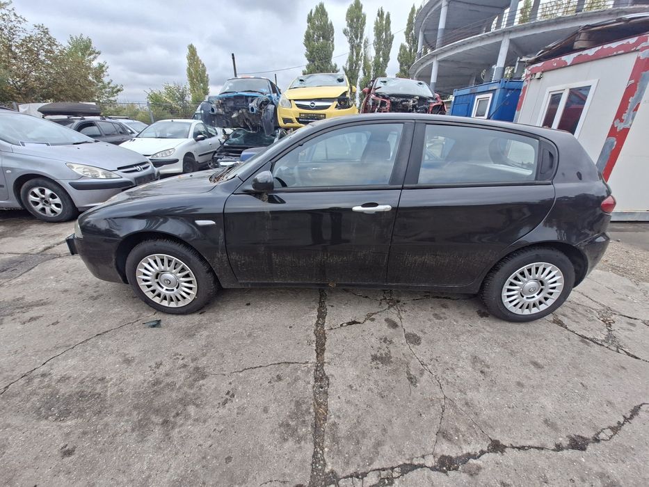 Dezmembrez Alfa Romeo 147 1.6 benzina 2006 AR372.03