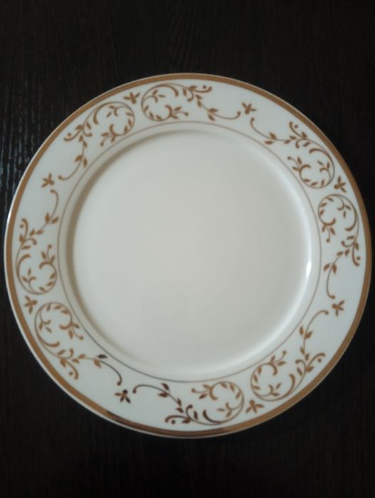 Продам новый набор тарелок Elamina