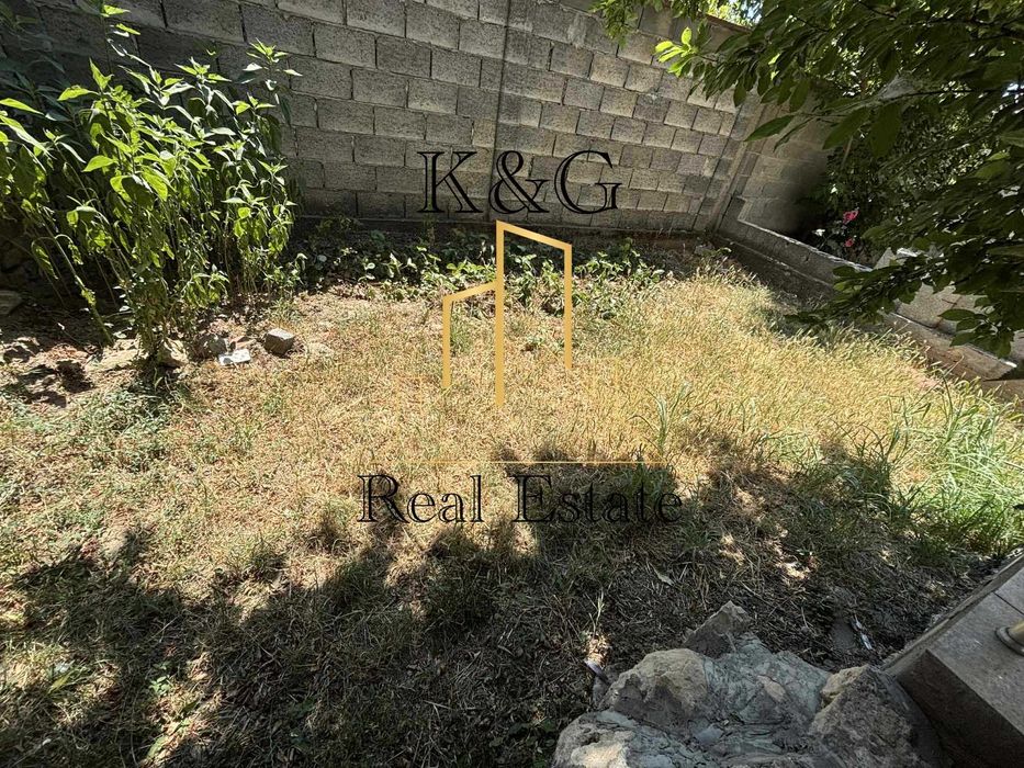 Етаж от кооперация след основен ремонт !