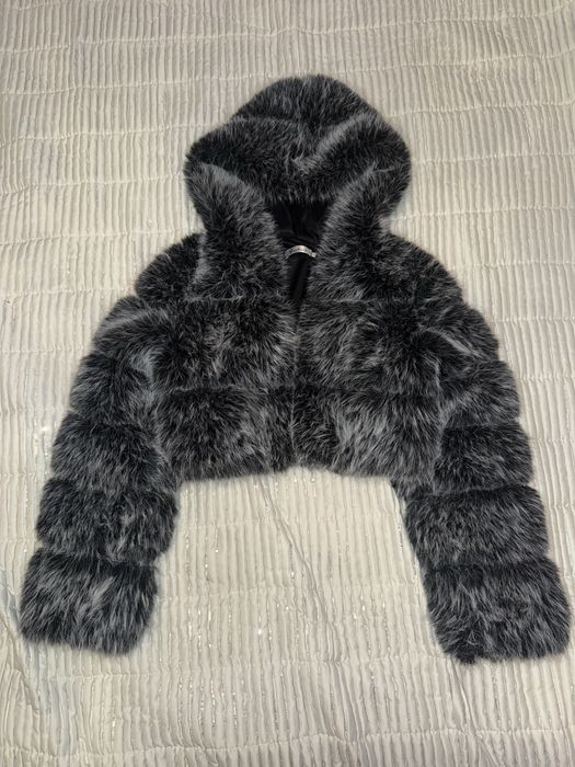 Blăniță Hooded Faux de pe Roseglam