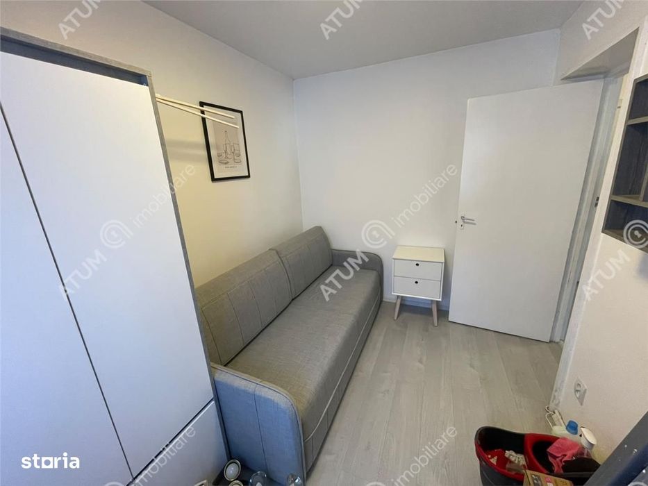 Apartament 3 camere decomandate si balcon inchis zona Strand Sibiu