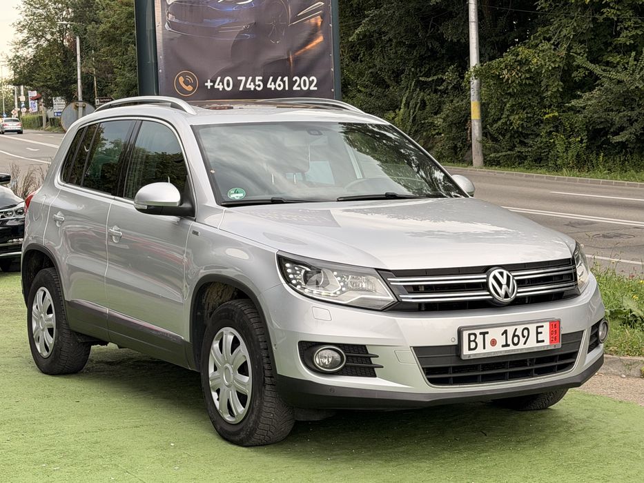 VOLKSWAGEN Tiguan