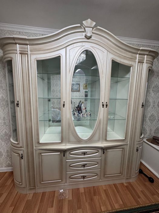 Горка (сервант)