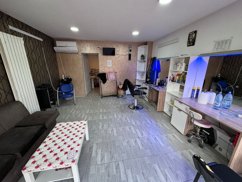 Vand/Schimb Clădire + Afacere