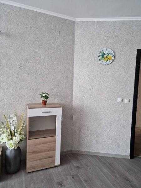 Дава се под наем Двустаен апартамент в Бургас, Сарафово - 65 кв.м за 433.5 € - Снимка #2