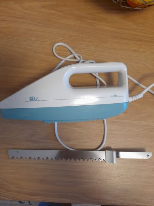 Cuțit pâine electric