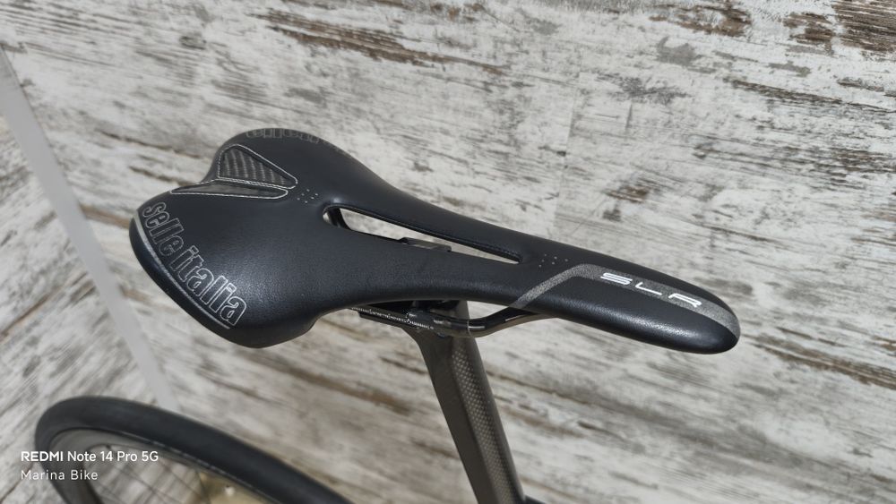 Карбонов шосеен велосипед Cipollini Dolomia Ultegra Di2 Aeolus RSL 37 Carbon | L