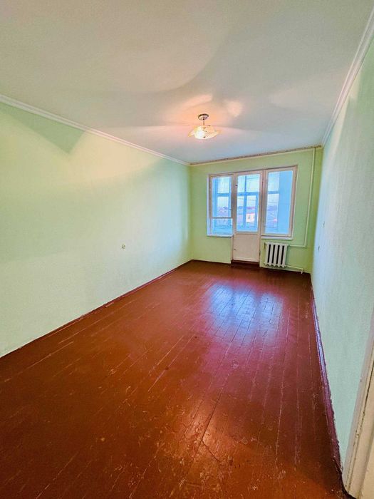 Сотилади!!! 2 - мактаб ёнида 1 - хоналик 2 хона қилинган квартира