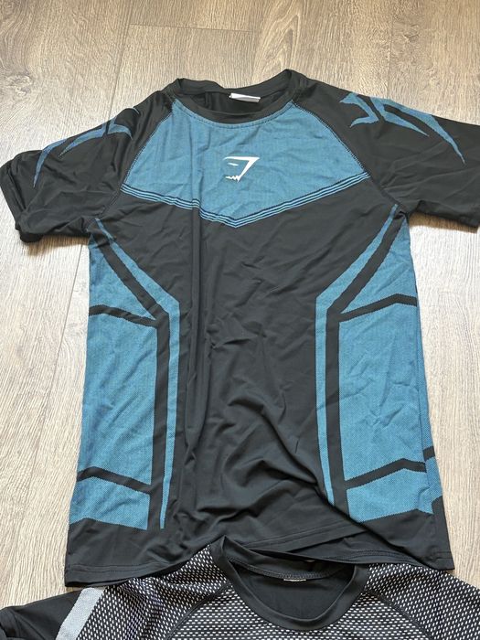 Gymshark rushguards, different colours, sizes:M and L