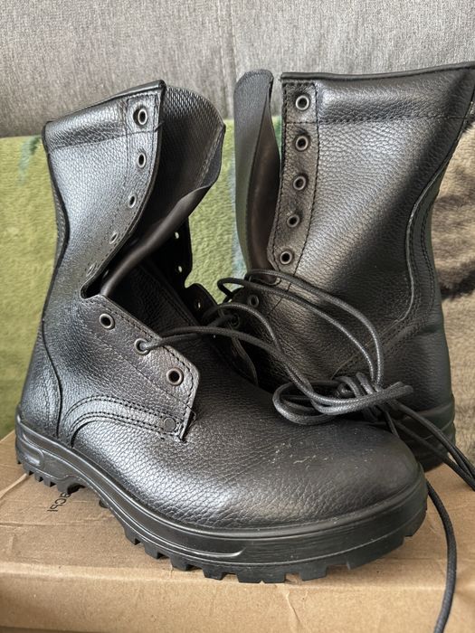 Продам мужские берцы 44 размер