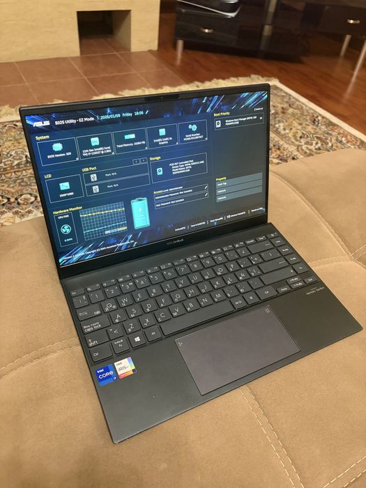 Asus Zenbook UX425E 16GB Ram 512SSD Intel Core i7-1165G7