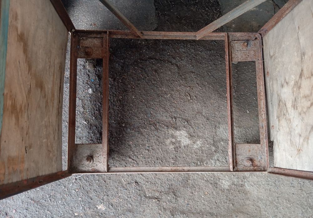 Подставка на колесах