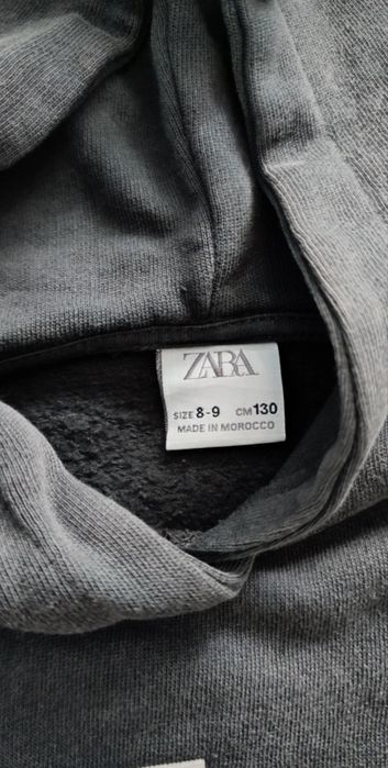Bluza cu glugă ZARA pentru copii – model ușor alungit