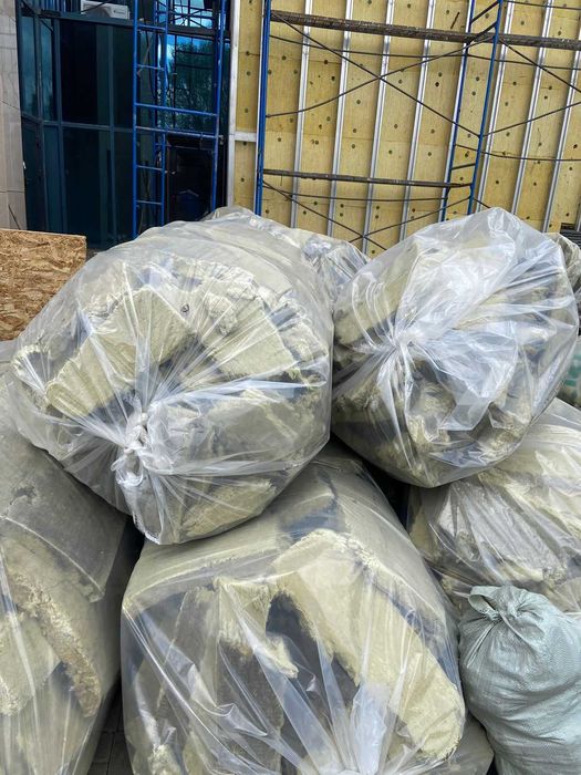 Продам минплиту в больших мешках