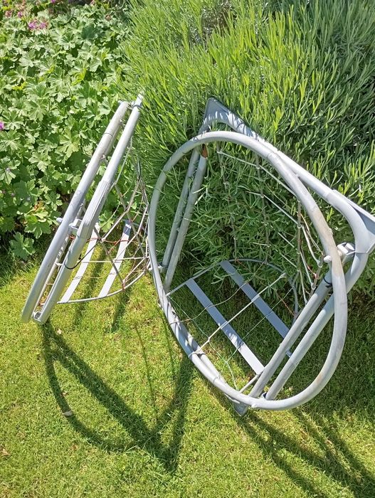 Продавам шезлонги