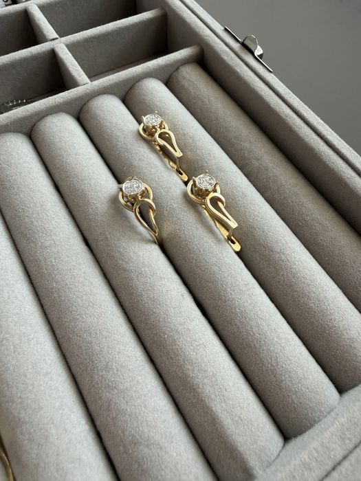 Продам золотые серьги с кольцом