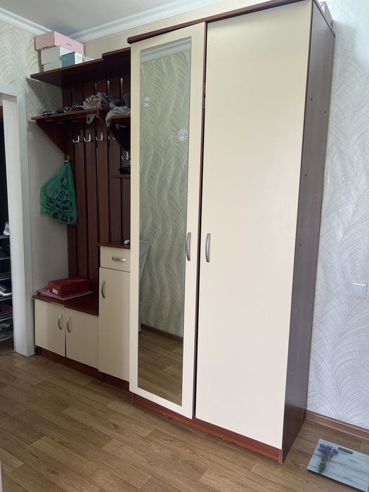 Продам шкаф для прихожей