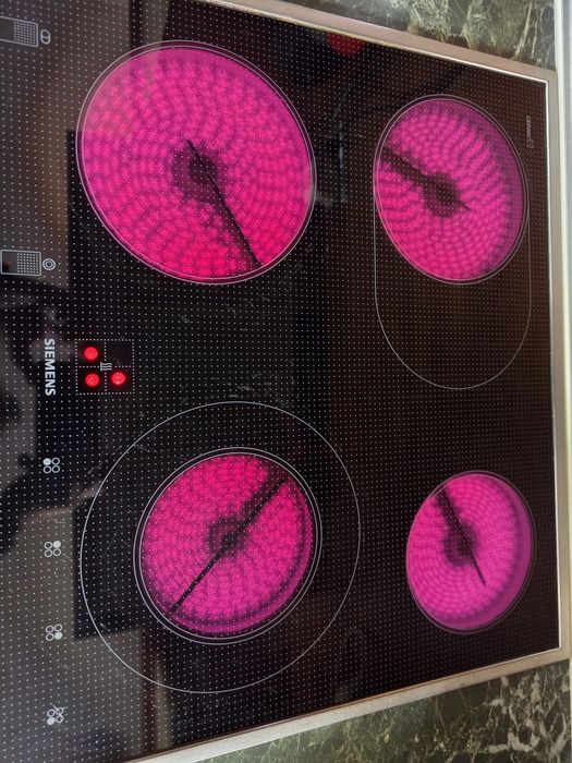 Продавам фурна +кутлони