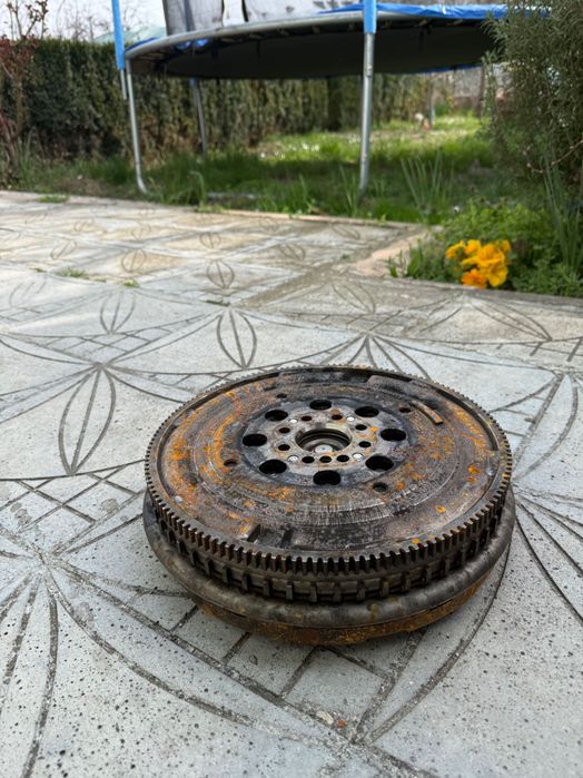 Продавам съединител + двумасов маховик (комплект)  За Мерцедес бенз