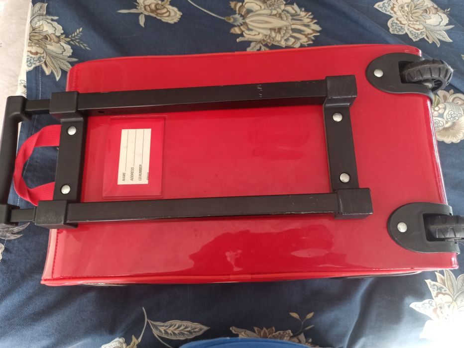 Чемодан детский дорожный