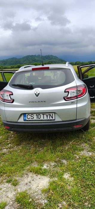 Renault  Megane în stare fff bună, 1,5 DCI, 2011, fără rugina, 212 000 reali, foarte întreținută. 3200 e negociabil în limita bunului simț.