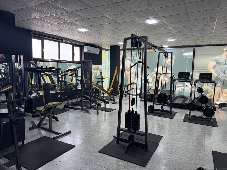 Тренажерный зал сотилади