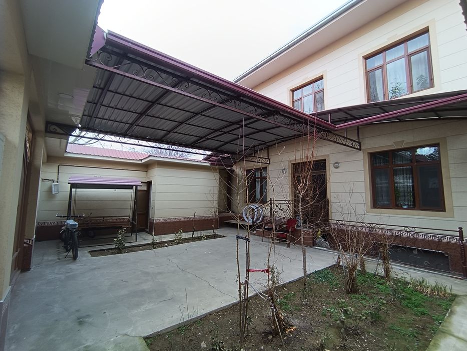 Уй сотилади, Зангиота туманида, Ёш ленинчида