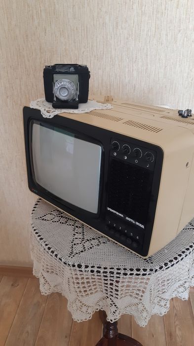 Продам советские предметы мебели