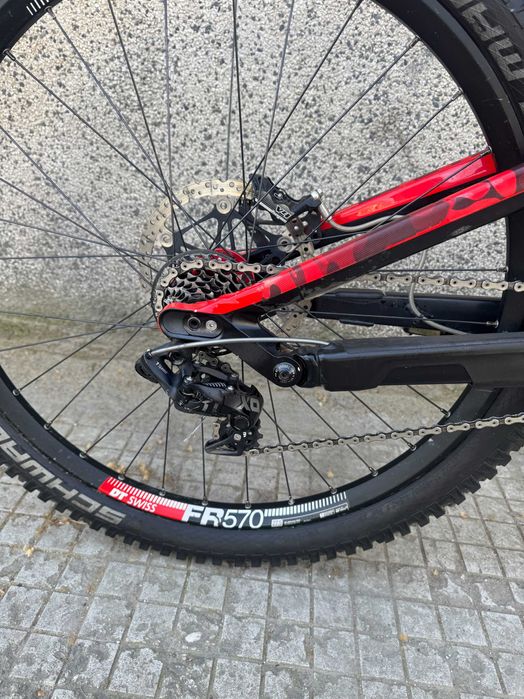 Canyon Sender CF 8.0 Carbon Donwhill/Sram X0/RockShox BoXXer 200mm.