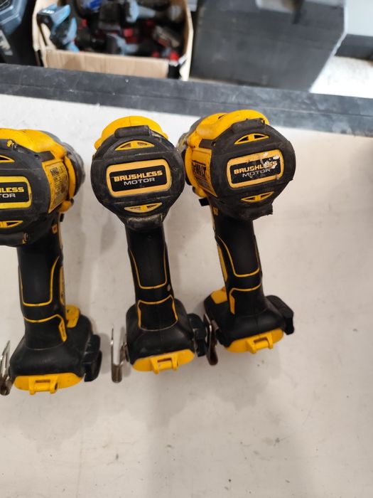Мощен безчетков удърен винтоверт Девалт DeWALT DCD995 DCD996
