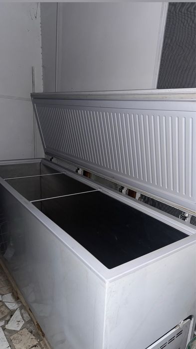 Морозильник б/у работает очень хорошо