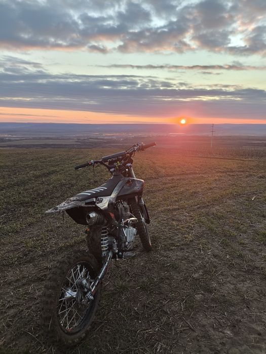 Vând motocross enduro