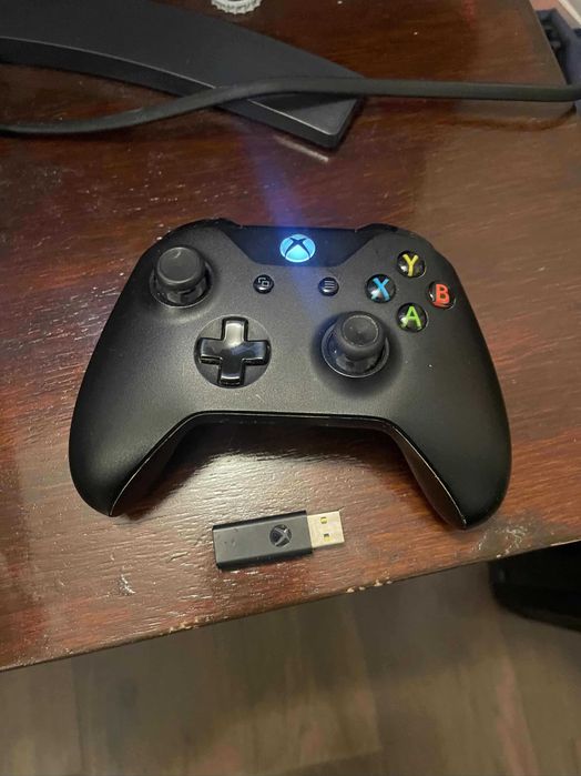 Xbox One S 500GB, 2 Controllere, Wireless USB Adapter, Constanța