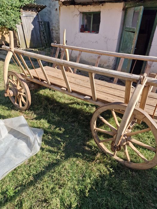 Car vechi de lemn