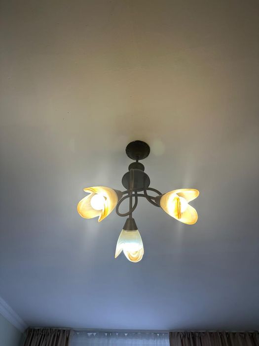 Продам люстры буу