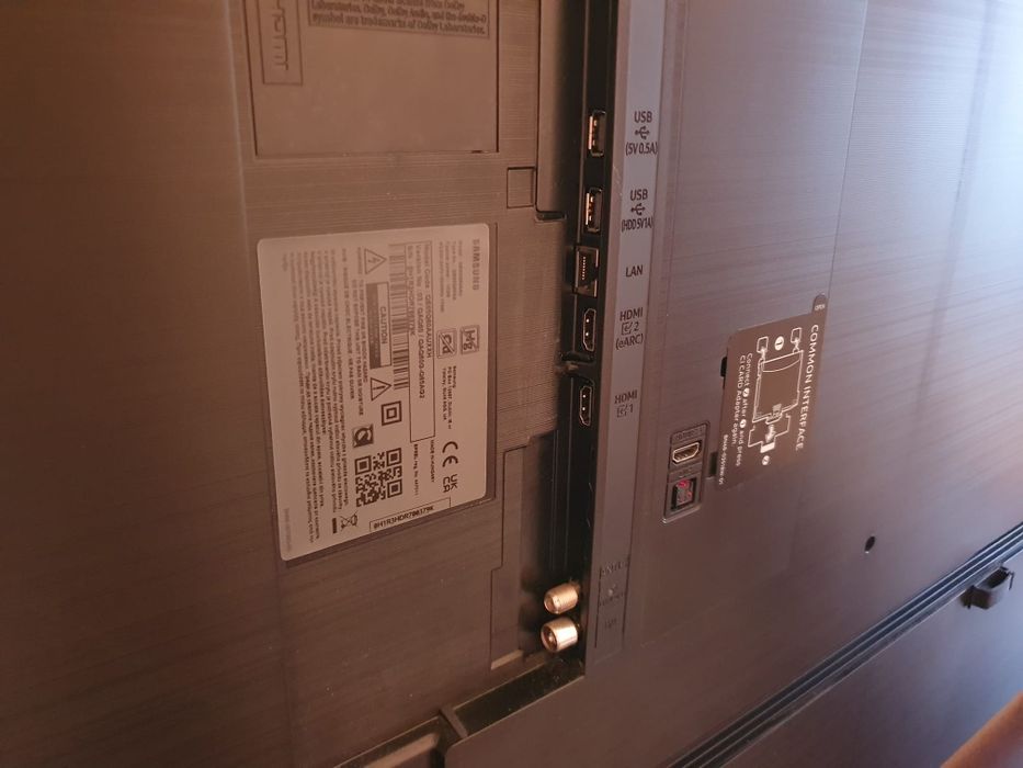 Телевизор - SAMSUNG 65 ИНЧА - QLED - Smart - 4K - Ultra HD !