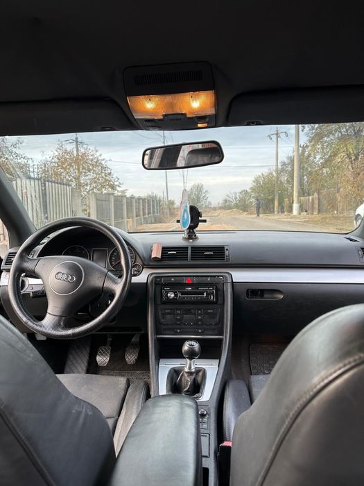 Dezmebrez audi a4b6 sau vand pentru dezmebrat