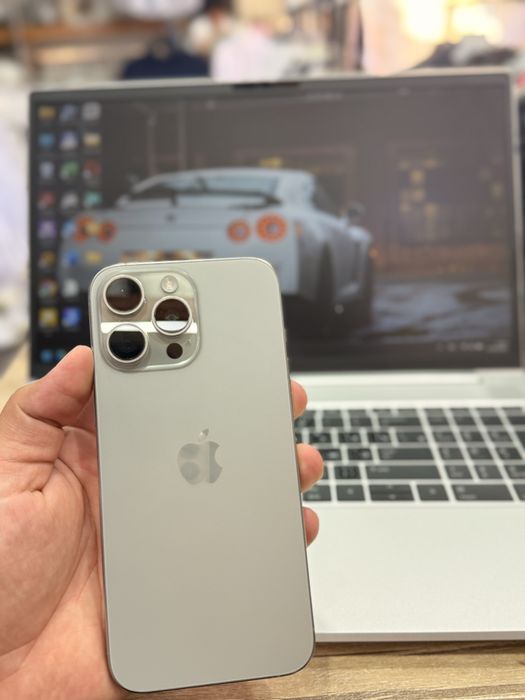 Iphone 16 Pro Max natural titan