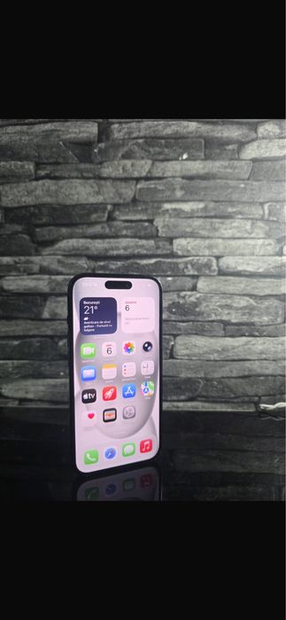 iPhone 15.