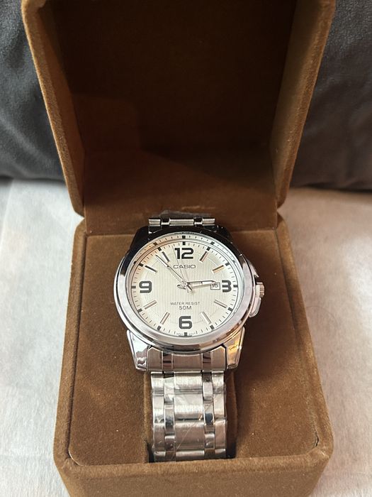 Мужские часый.