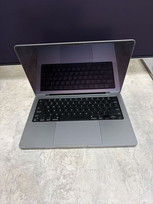 MacBook Pro 14" (M2 Pro / 16 GB / 512 GB) Space Gray