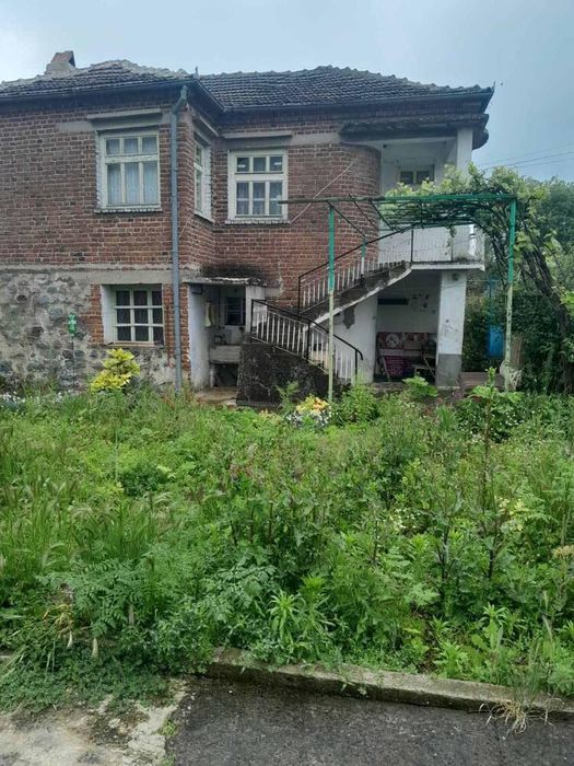 Продава се Къща в Бургас, Център - 340 кв.м за 81 €/кв.м - Снимка #1